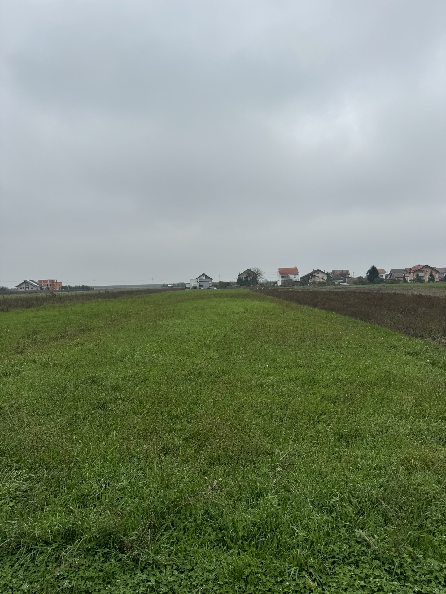 POLJOP. ZEMLJIŠTE – GRADIĆI, 2036 m2
